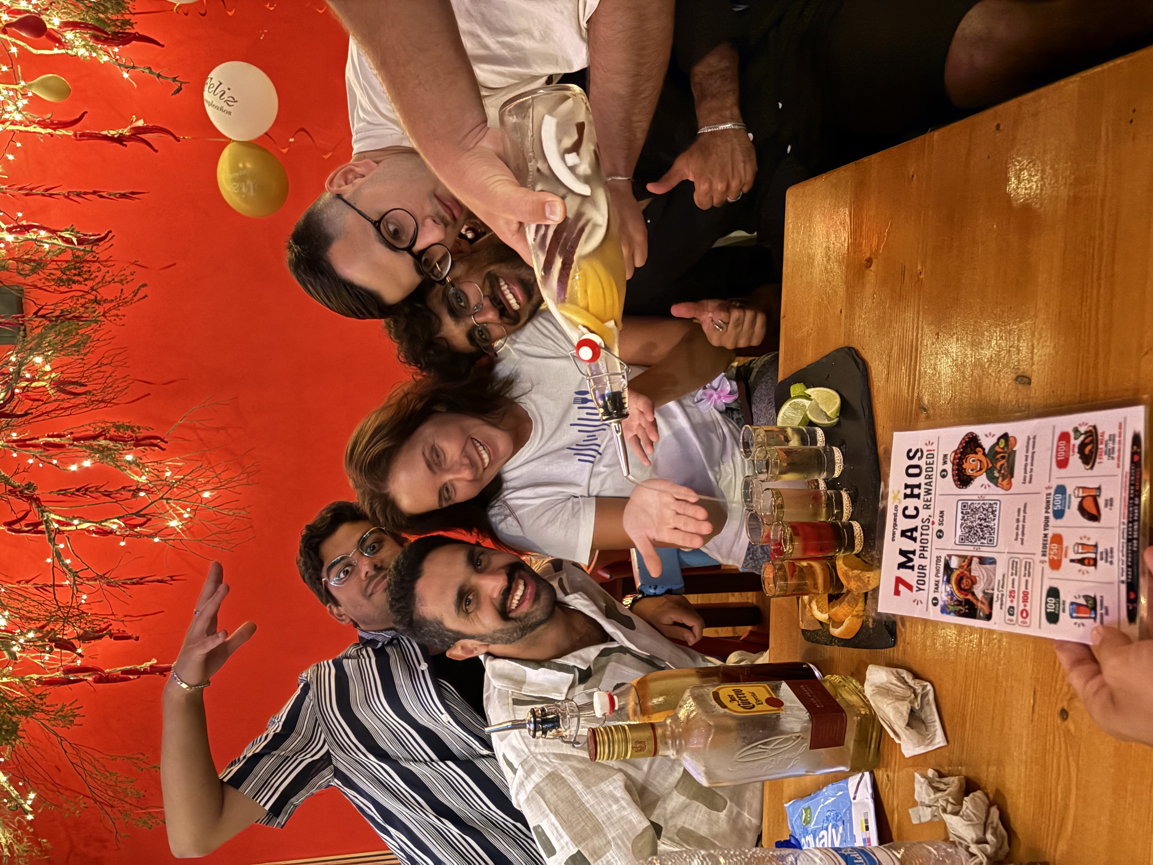 Photo at 7 MACHOS