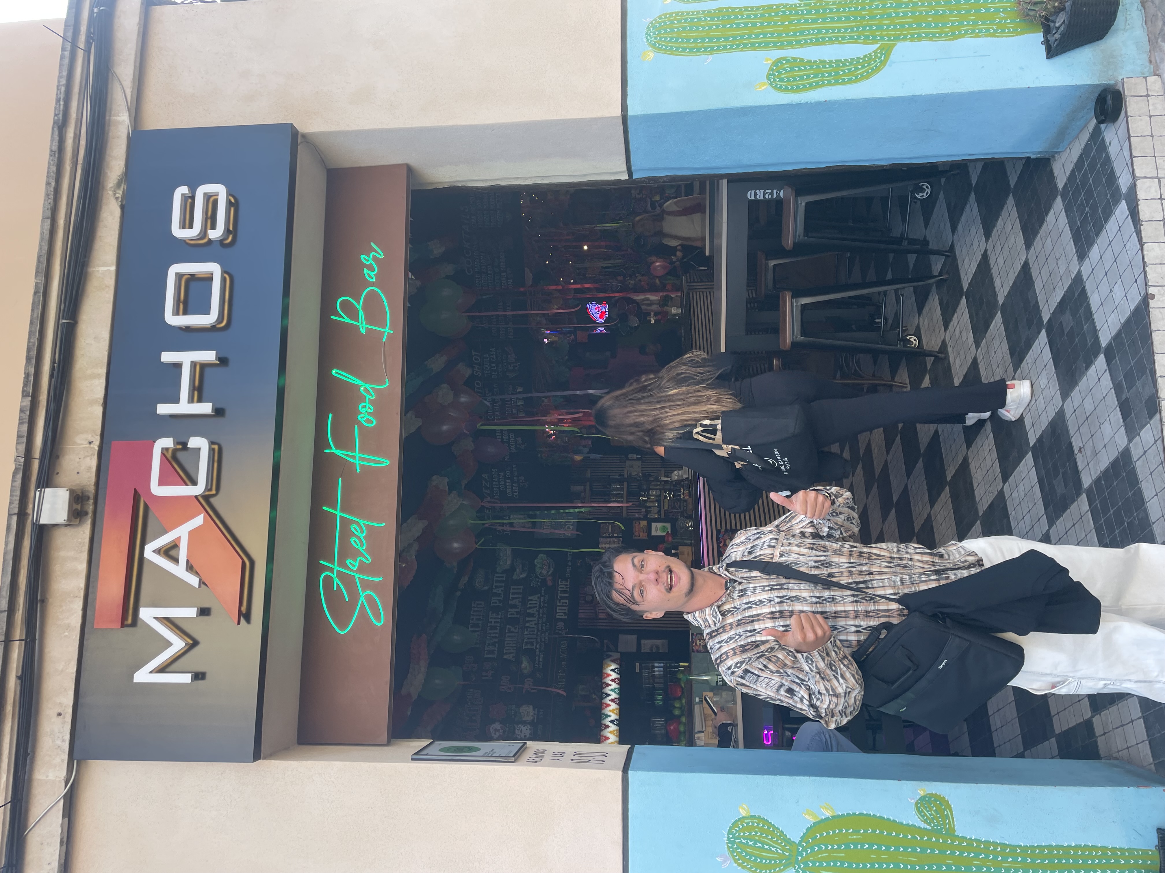 Photo at 7 MACHOS